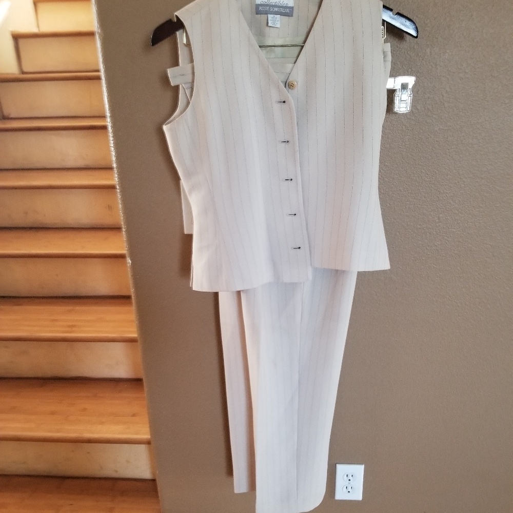 Women's pantsuit